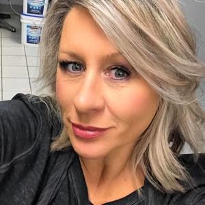 Meet your Posher, Debbie